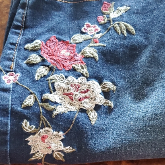 Blue Embellished Pencil Skirt for Work - Picture 6 of 7